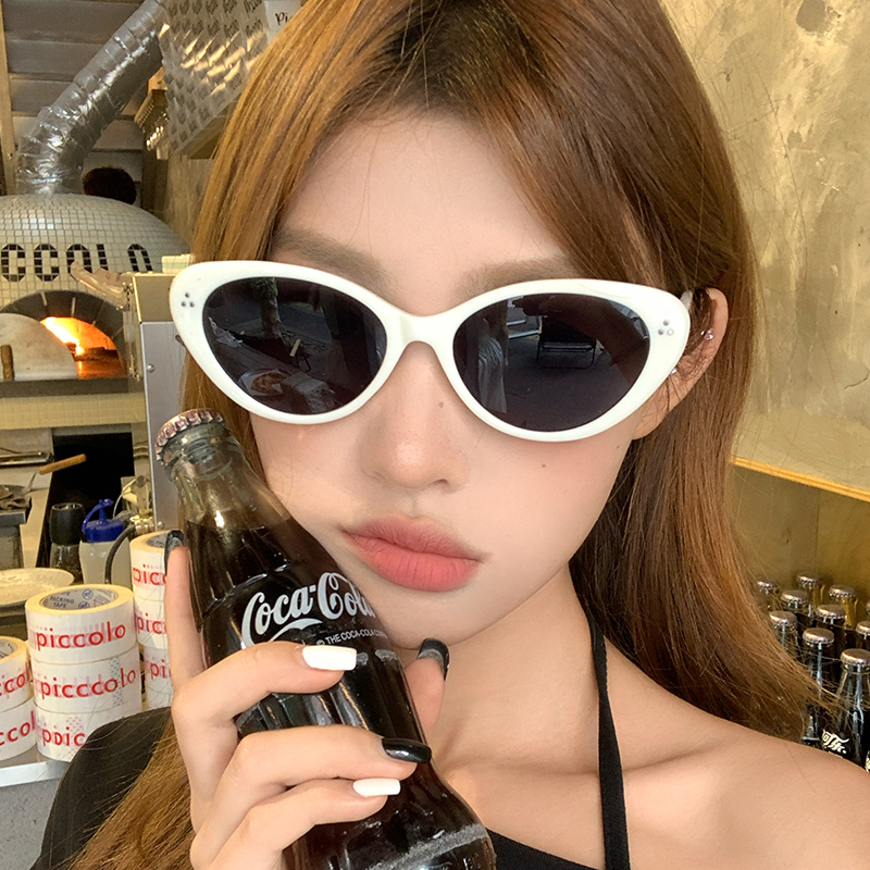 2025欧美复古风大框猫眼墨镜女