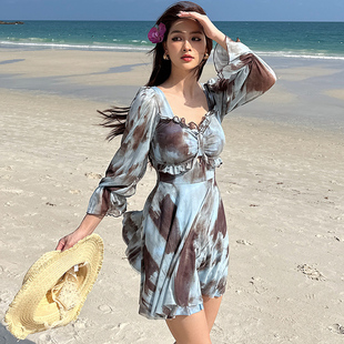 连体泳衣大码胖mm长袖大码2026新款微胖女孩遮肉保守泡温泉泳装女