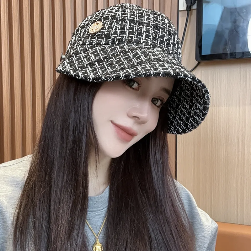 小香风格子鸭舌帽女款秋冬可挂口罩加绒时尚百搭渔夫帽网红同款潮