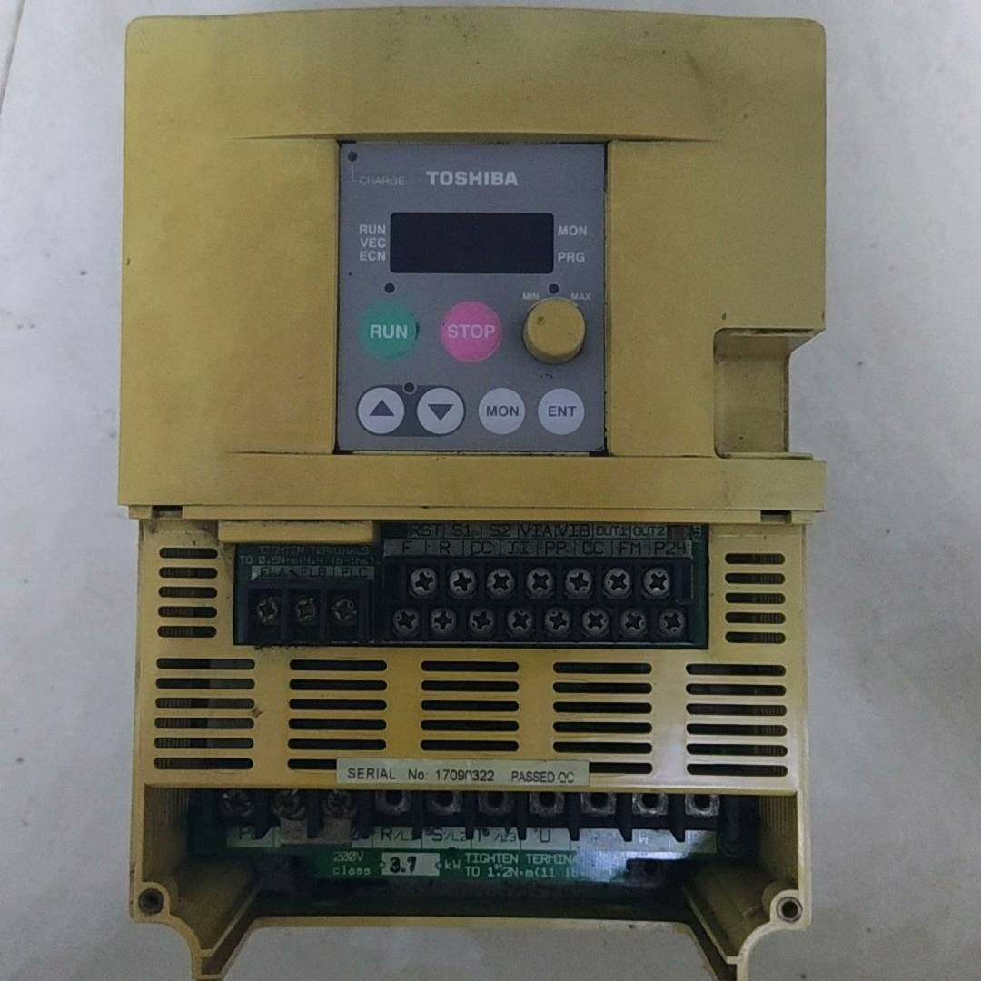询价购-东芝变频器 Vfs7-2037p 220V 3.7KW 实物