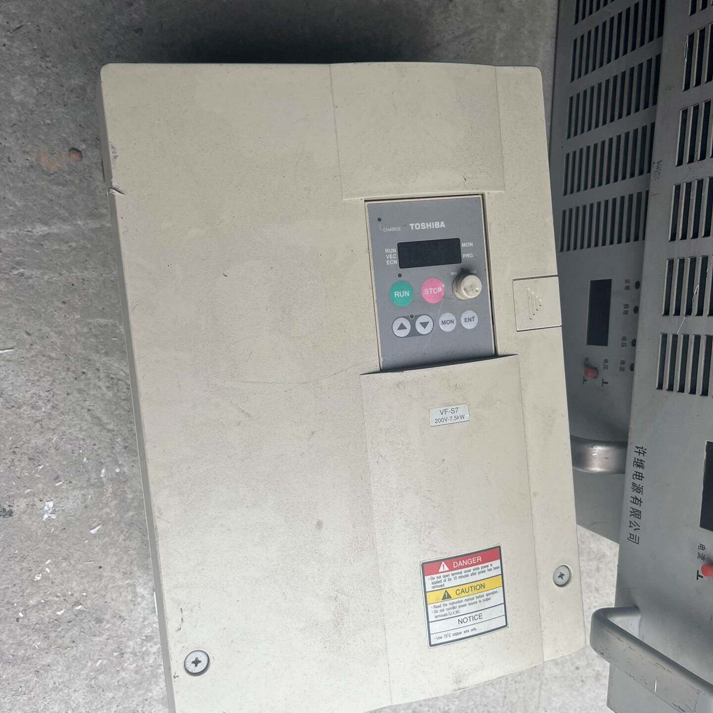 询价购-东芝VFS7-2075UPLH变频一台:成色扛扛的::