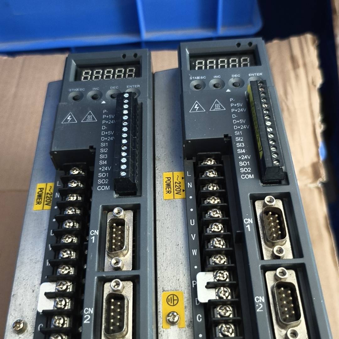 询价购-DS5B-20P7-PTA  信捷伺服驱动器750W，拆机