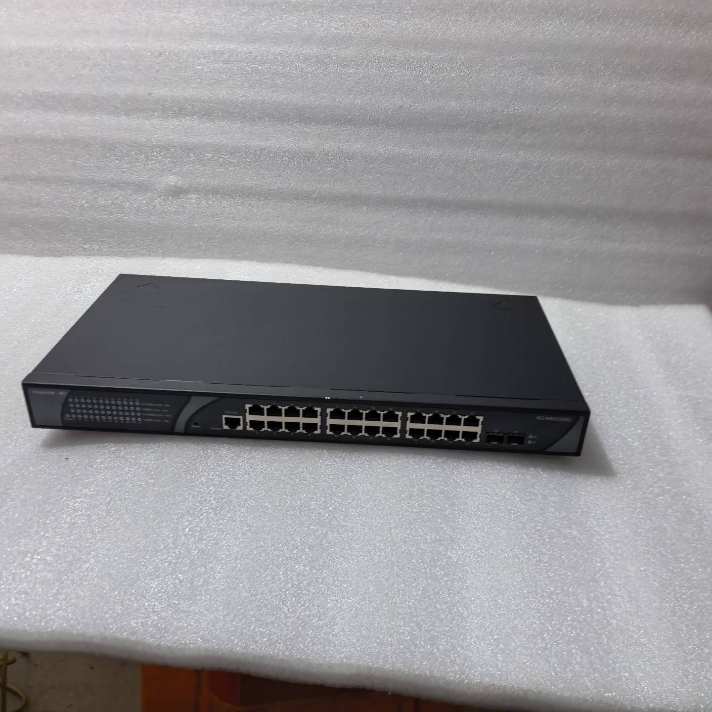 询价购-二手锐捷 RG-NBS2026G  24口全千兆电口+2