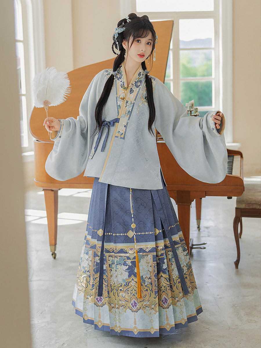 Ming Dynasty Hanfu Winter Set: Octagonal Jacket & Brocade Skirt Steal! - Product image 4