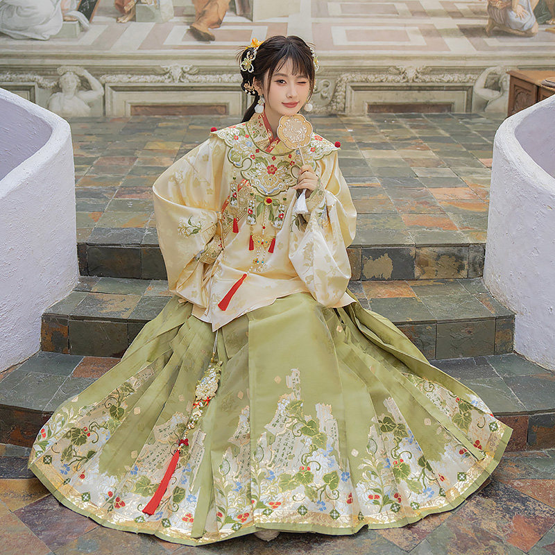 云藏月绣 草木之灵 原创明制交领琵琶袖云肩妆花马面裙汉服女秋冬