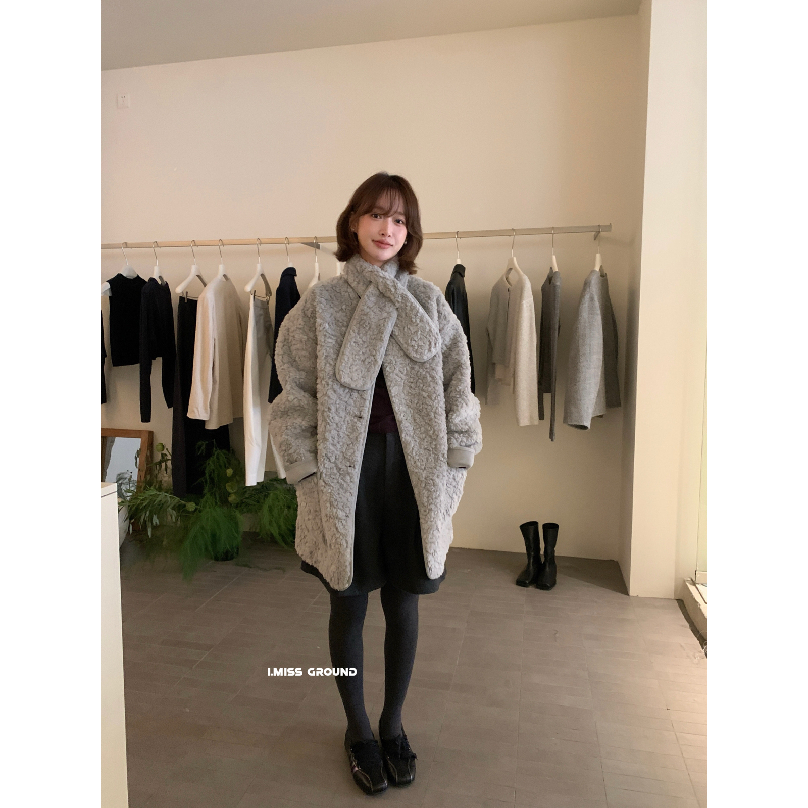 IMISS-冬上新韩标高品质毛茸茸仿皮毛一体大衣(配围脖)H70866