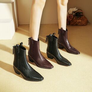 尖头高跟短靴女2025超火靴子粗跟瘦瘦靴法式新款棕色中筒女式皮靴