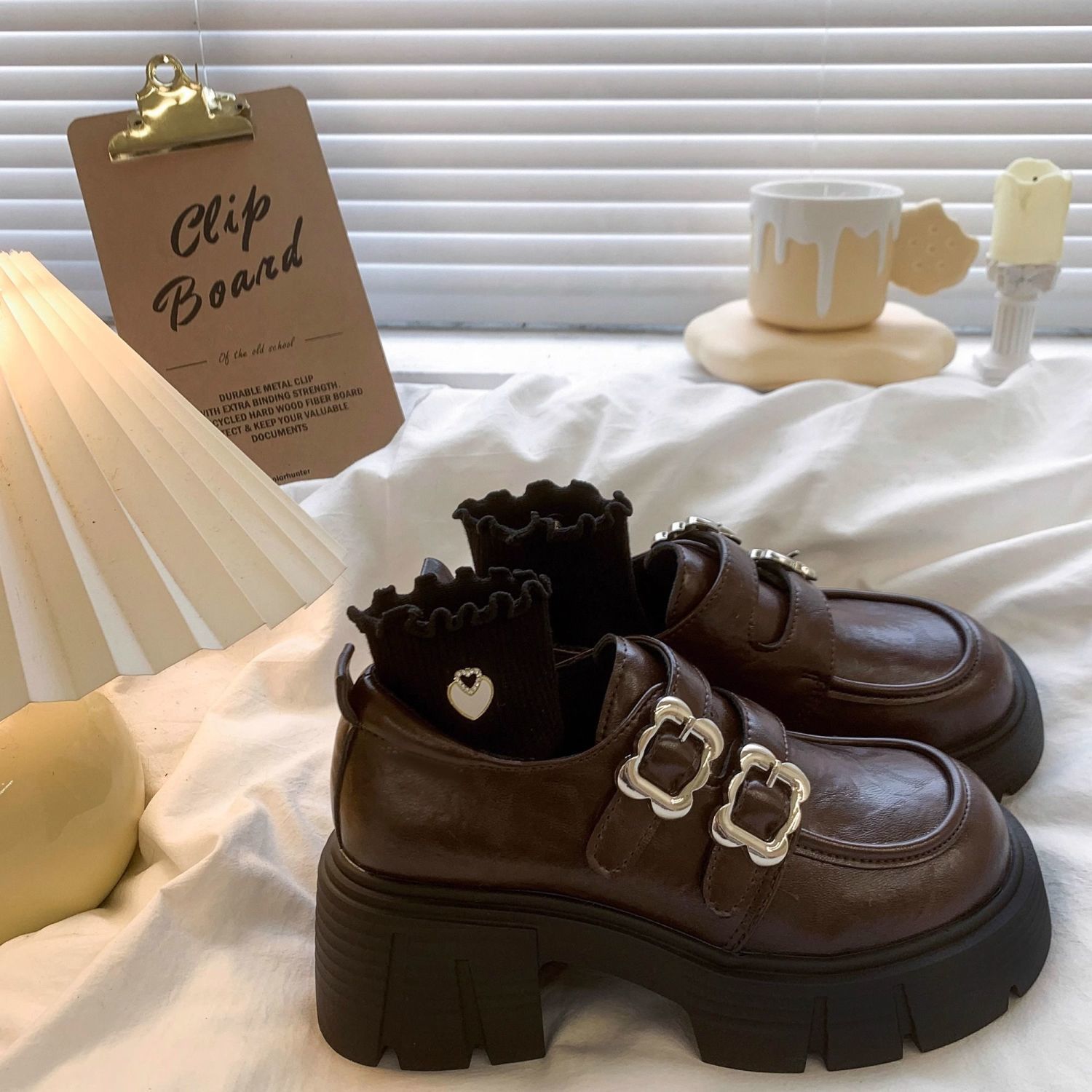 英伦风复古轻便厚底一字扣乐福鞋单鞋甜酷气质小皮鞋女秋新款