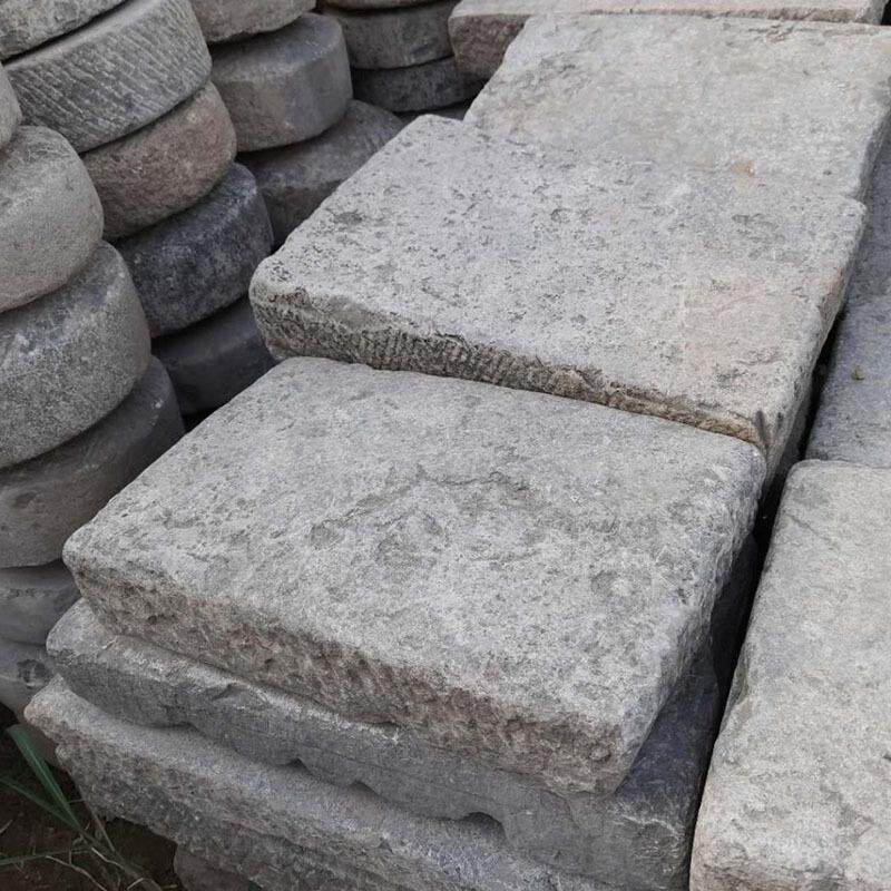 老石板铺路石锤布石价格不规则老石板砌墙老石块花园汀步石