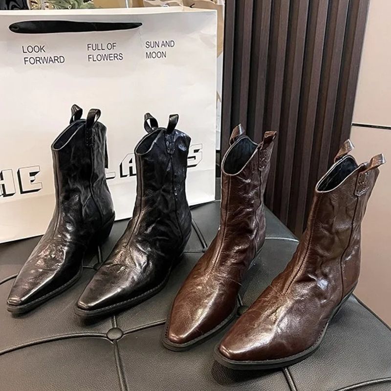 年新款复古黑色暗纹花西部牛仔靴个性尖头粗跟短靴矮个皮靴女