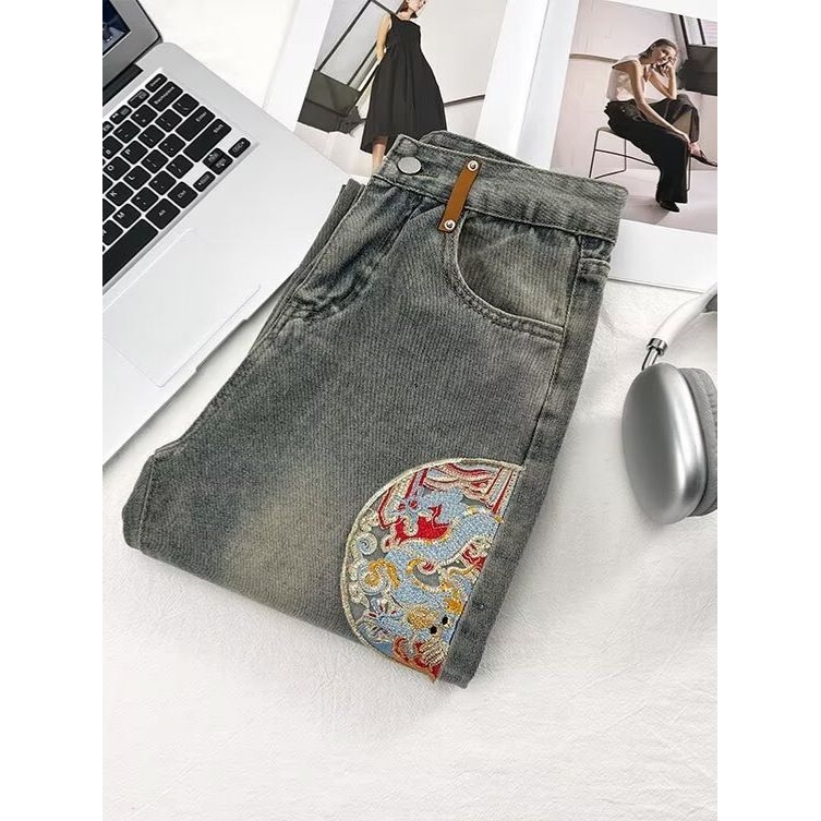 新中式国风刺绣直筒牛仔裤女春秋新款浅色显瘦宽松窄版阔腿裤