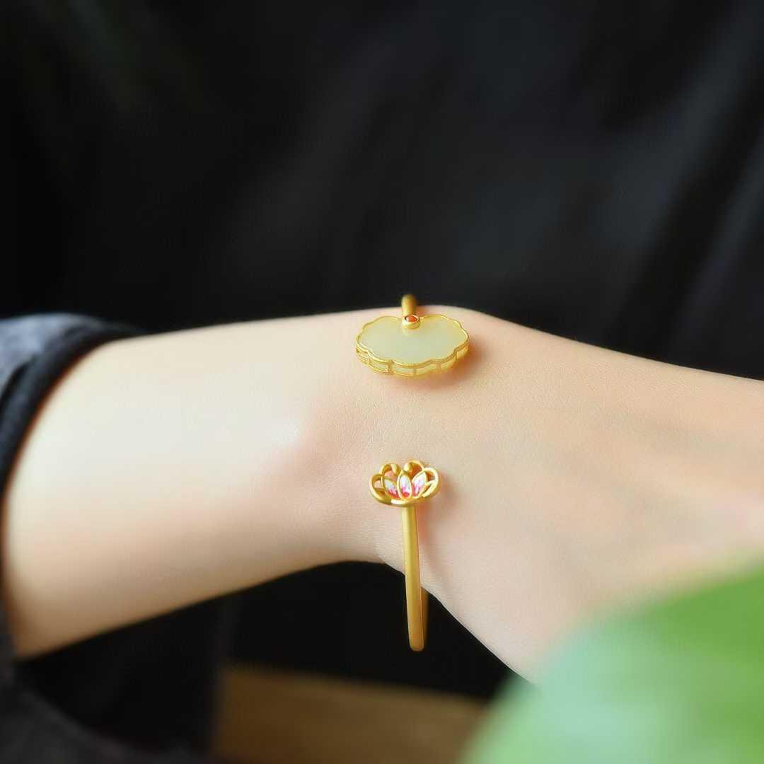 超性价比古法s925银镶嵌天然和田玉如意荷花手镯个性时尚款镀金色