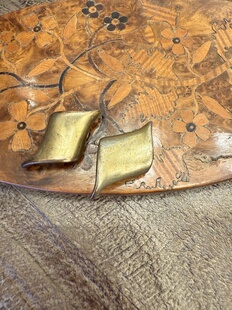 中古默认微瑕不退不换 上耳好看立体合金耳夹 意大利