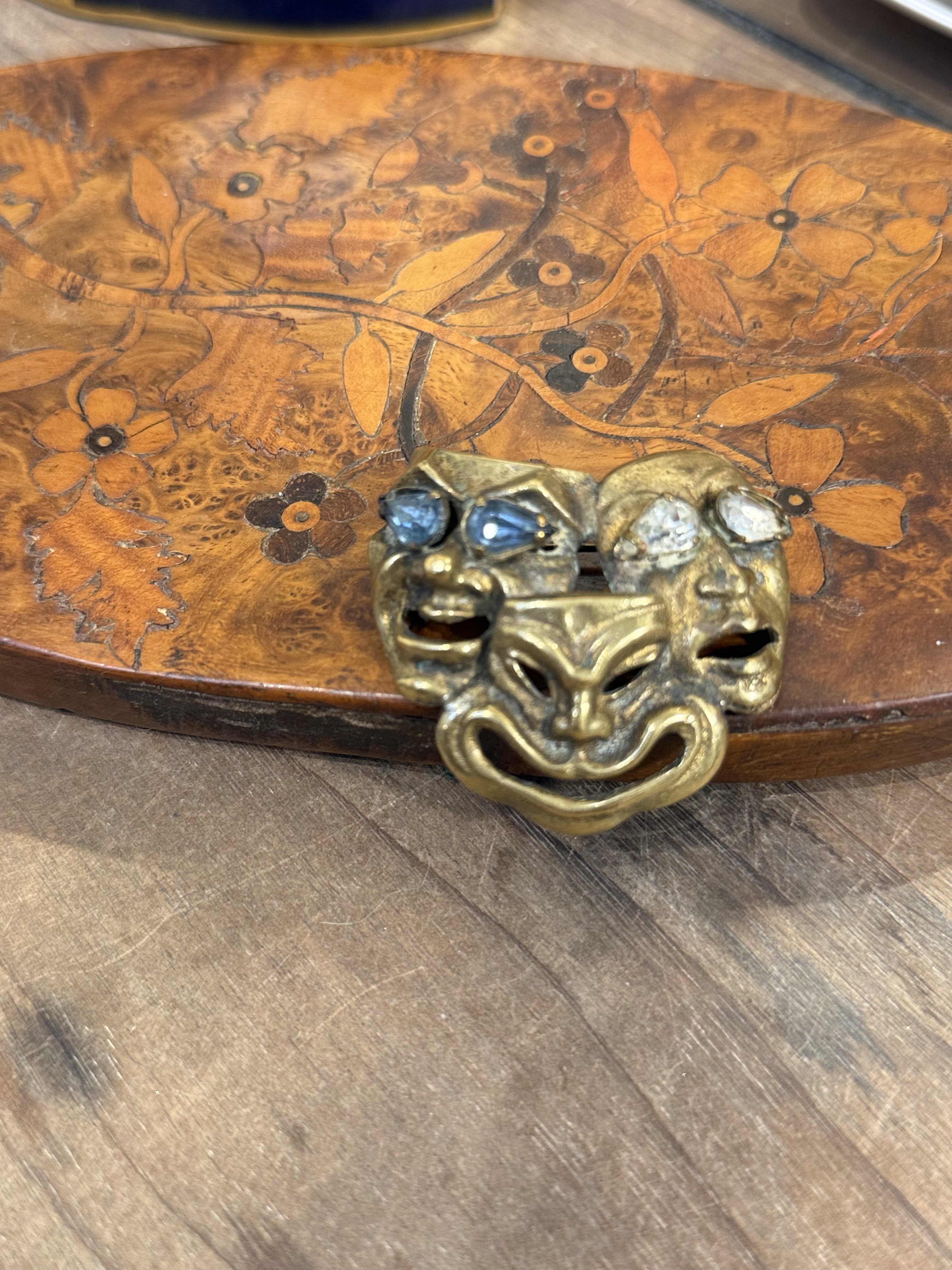 中古默认微瑕不退不换  面具铜胸针 意大利