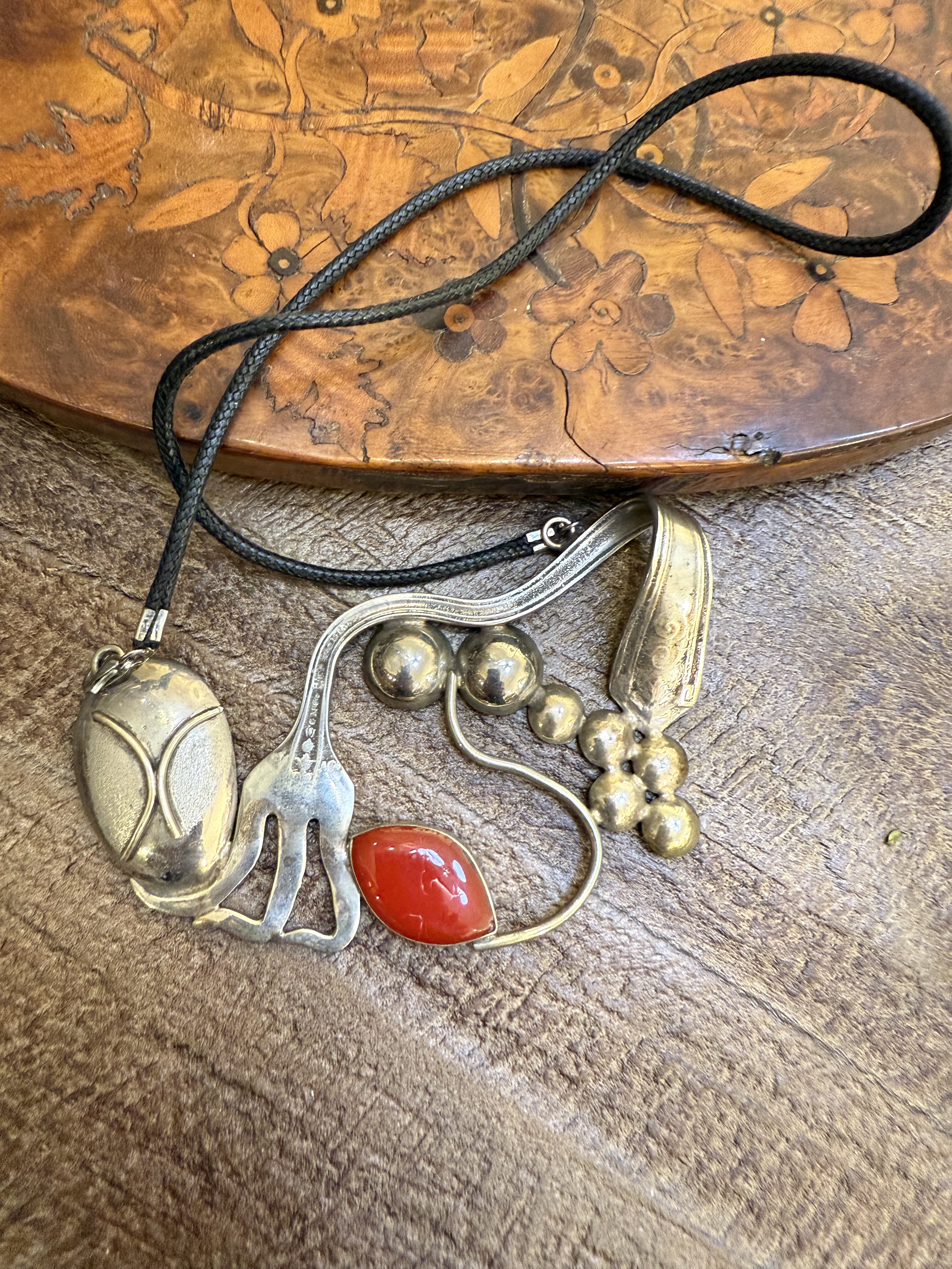 中古默认微瑕不退不换  艺术勺子项链 意大利