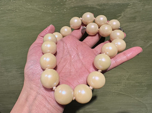 中古默认微瑕不退不换  树脂球球项链  意大利