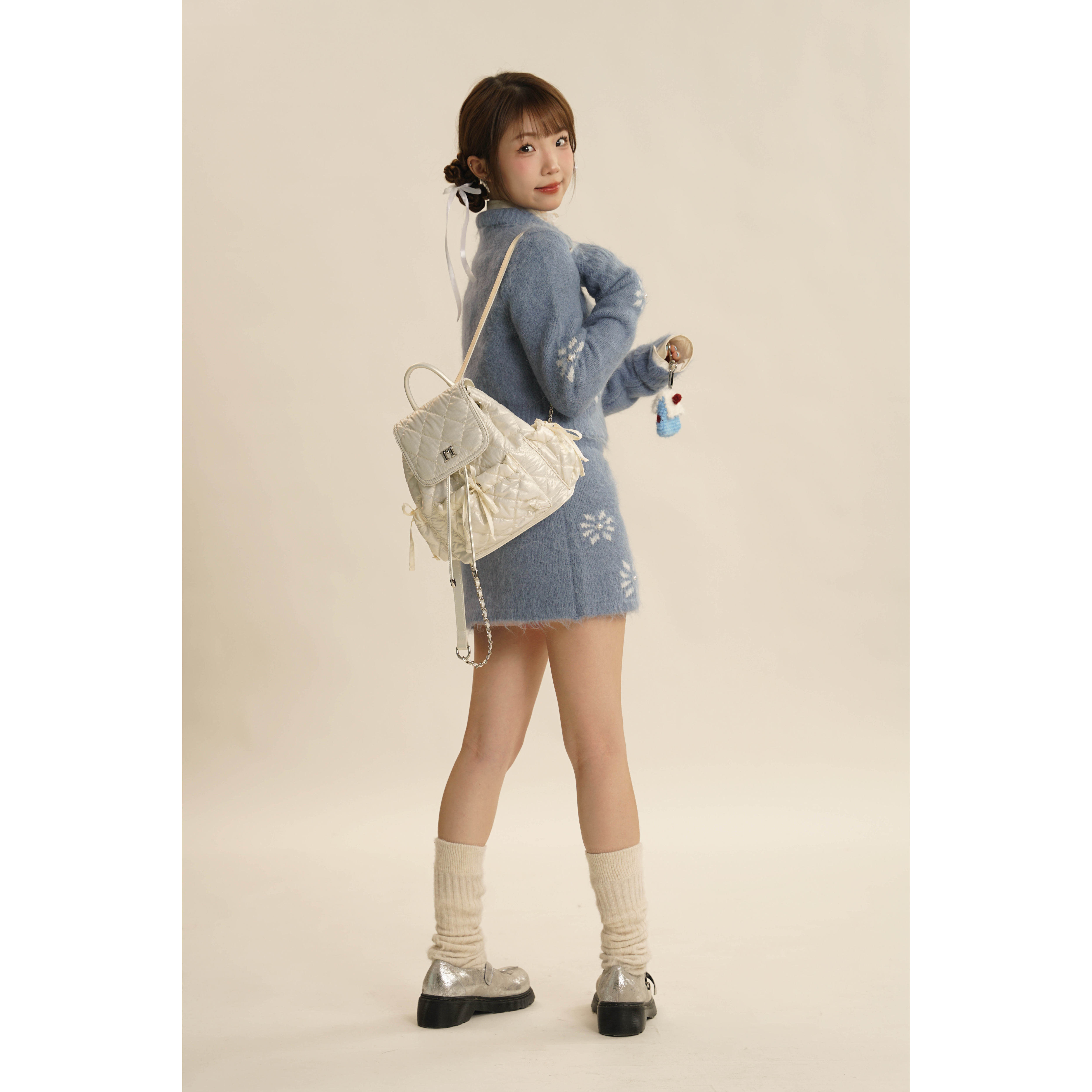 Moromoro 新款复古亮面菱格纹大容量蝴蝶结包包挂坠M标双肩背包女