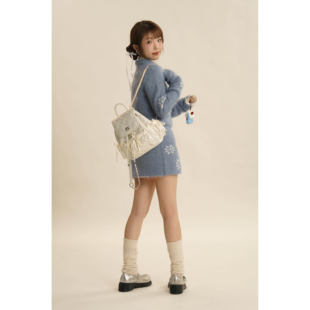 Moromoro 新款复古亮面菱格纹大容量蝴蝶结包包挂坠M标双肩背包女