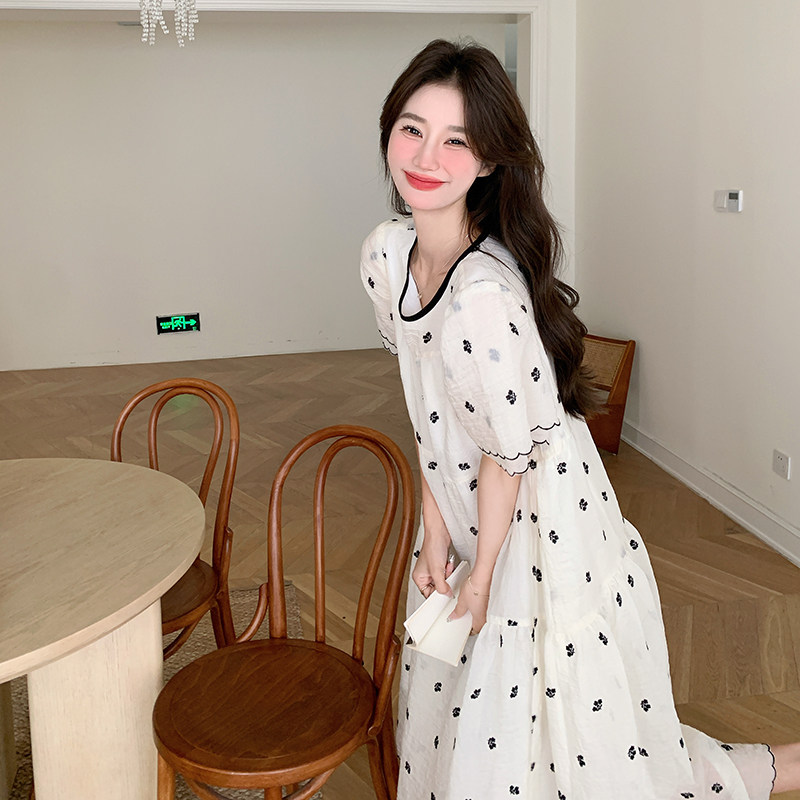 清冷艺术感白色碎花连衣裙女夏松弛感独特绝美漂亮雪纺娃娃长裙仙