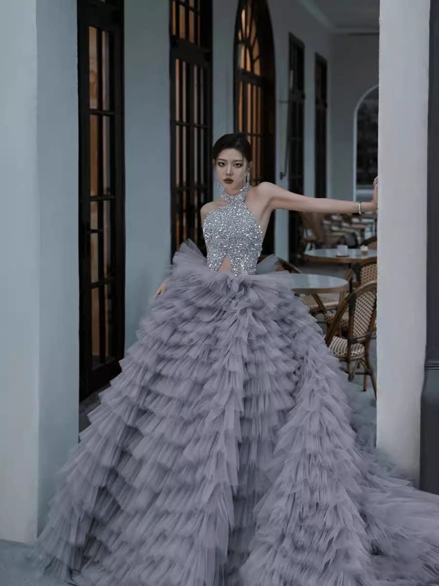  One gray women's wedding dress+Average code  