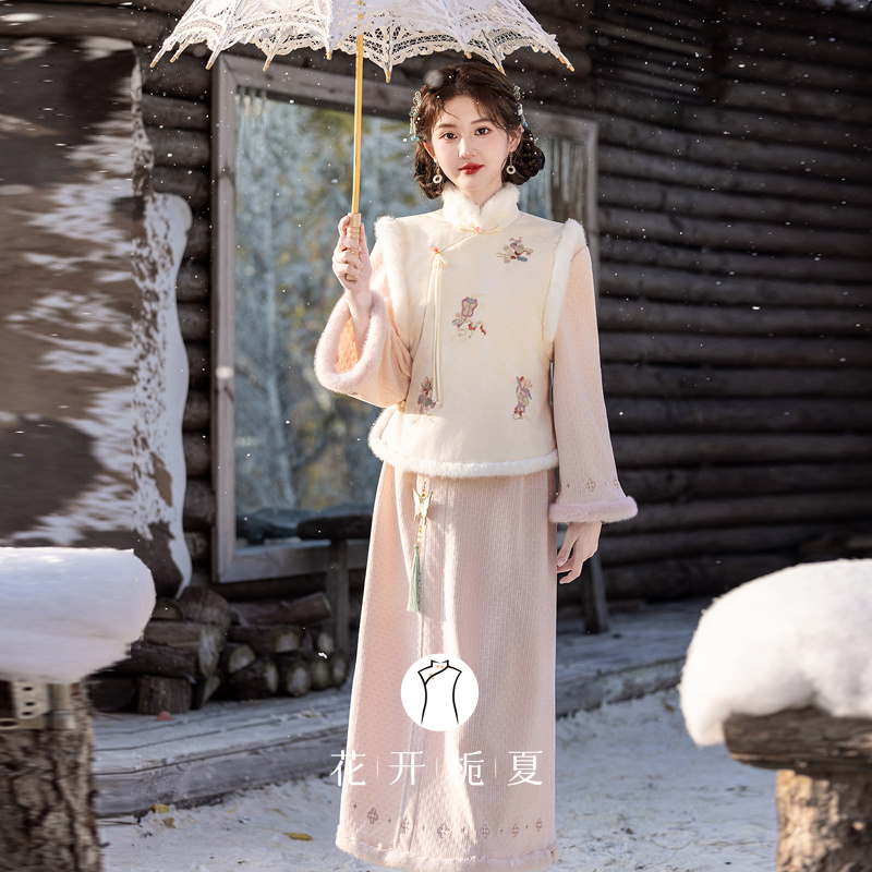 新中式刺绣旗袍马甲套装