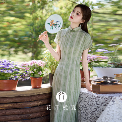 新中式国风绝美气质少女绿色旗袍