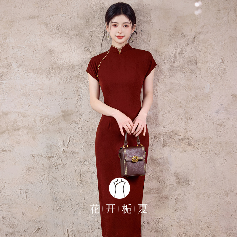 新中式改良少女日常红色旗袍
