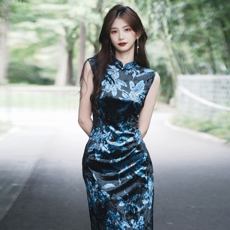 新中式改良蓝色无袖丝绒印花旗袍