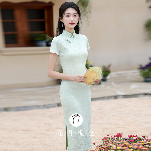 绿色旗袍小个子新中式绝美