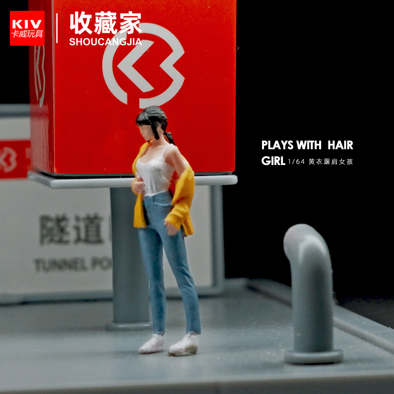 164黄衣吊带女孩微缩人偶