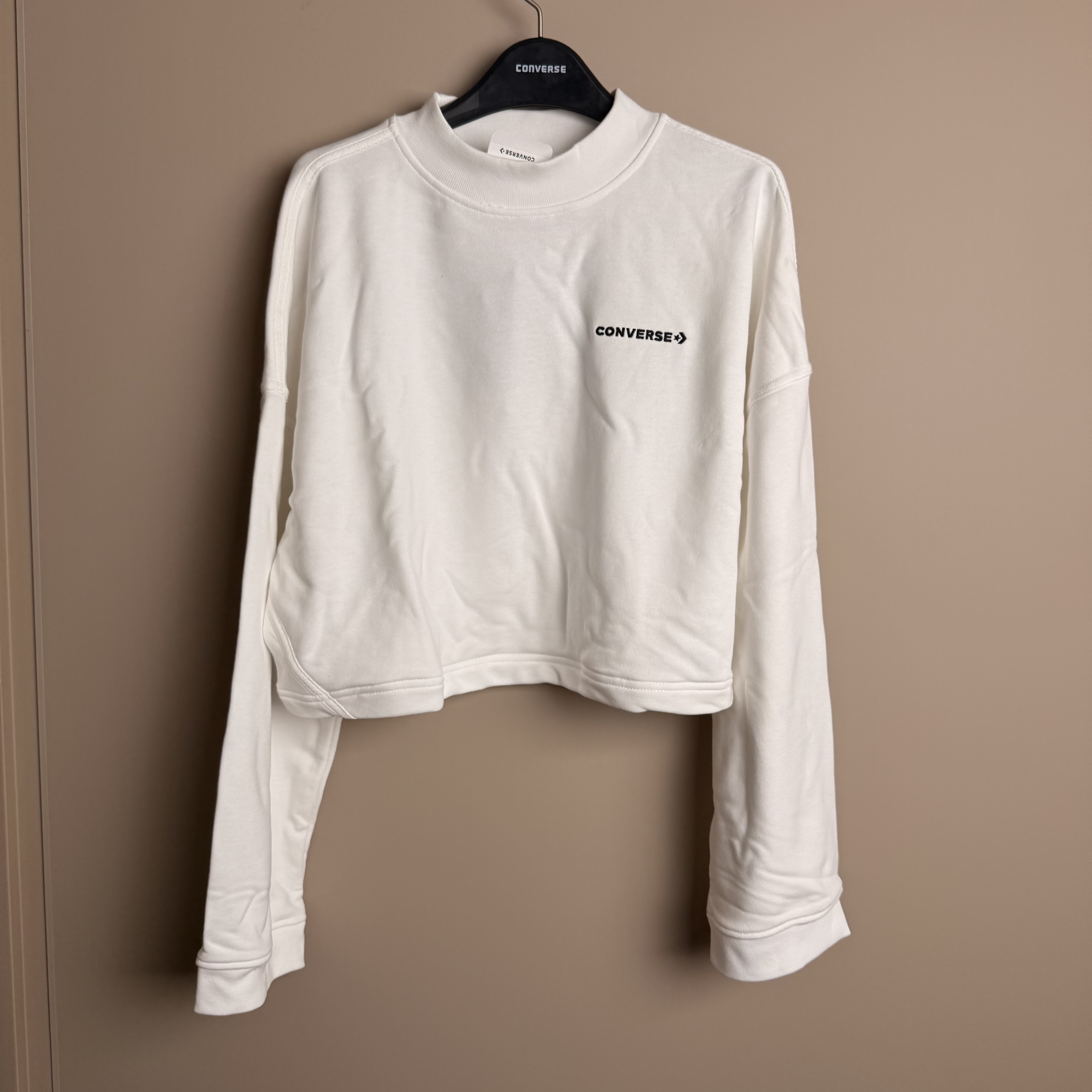 匡威白色打底衫短款长袖宽松卫衣