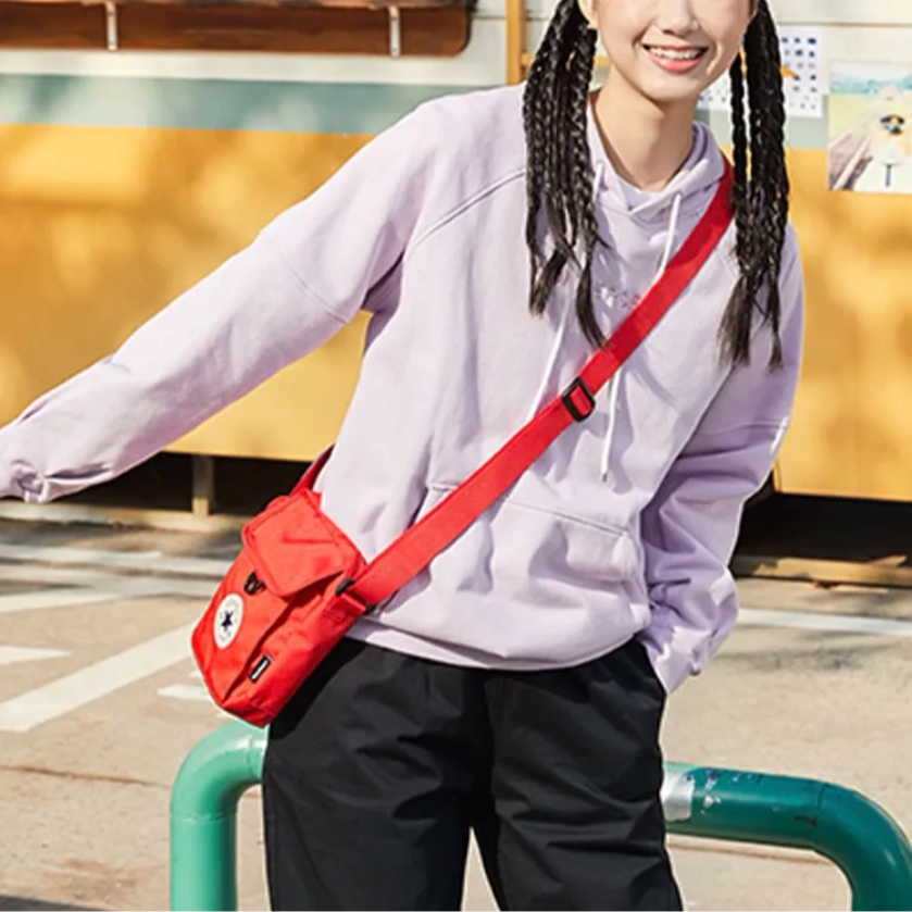 匡威女款联名卫衣厚针织衫连帽衫