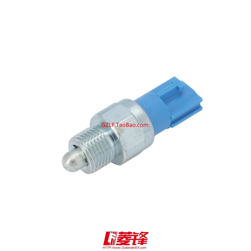 三菱EVO9代倒车灯开关