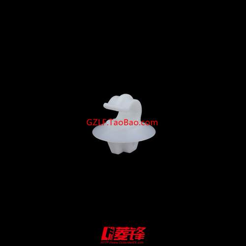 三菱帕杰罗机盖撑杆卡扣