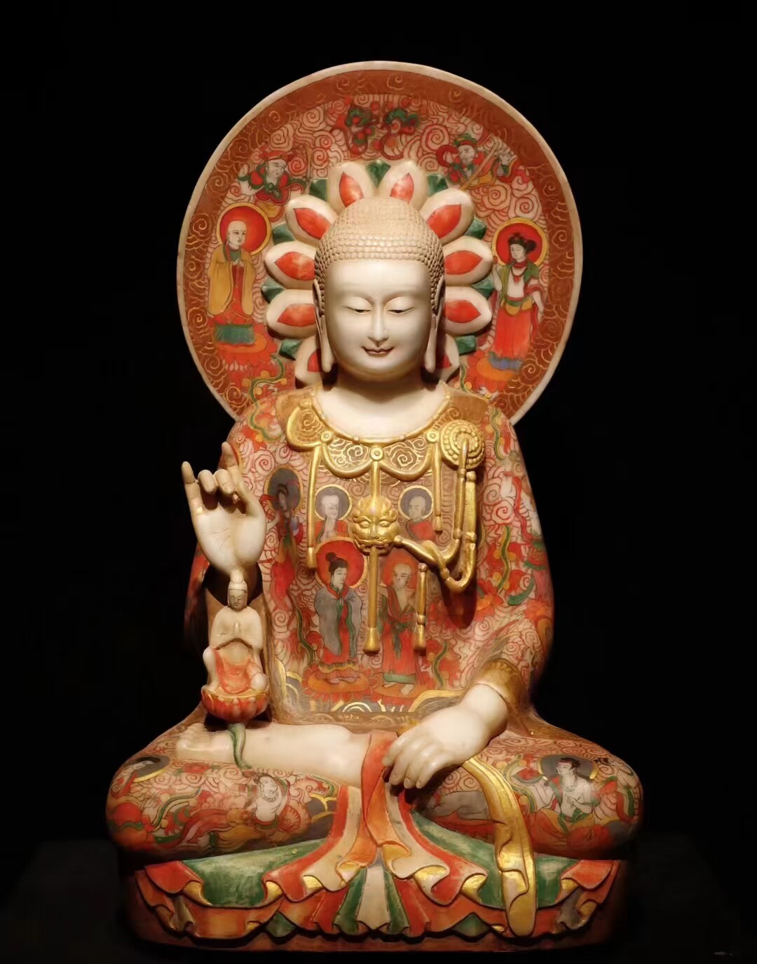 北齐 汉白玉彩绘 佛像 满彩绘佛像，法相庄严 高80cm 宽48cm 厚35