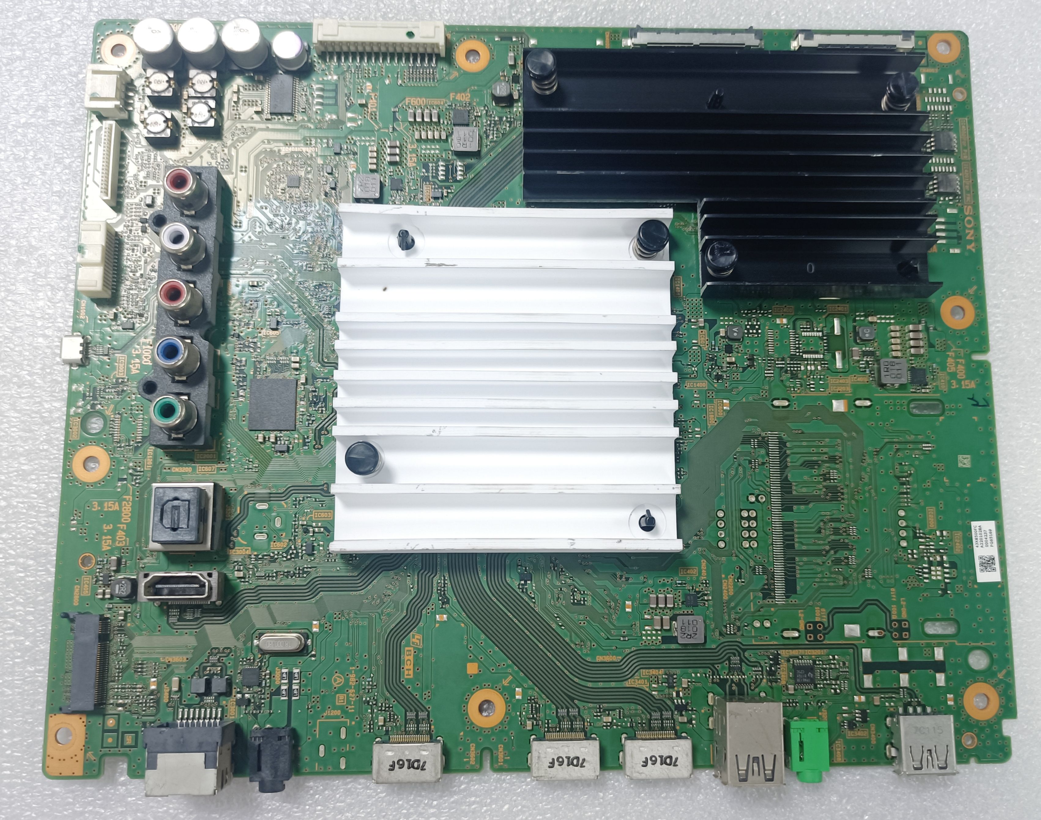 索尼液晶电视机主板1-982-627-11