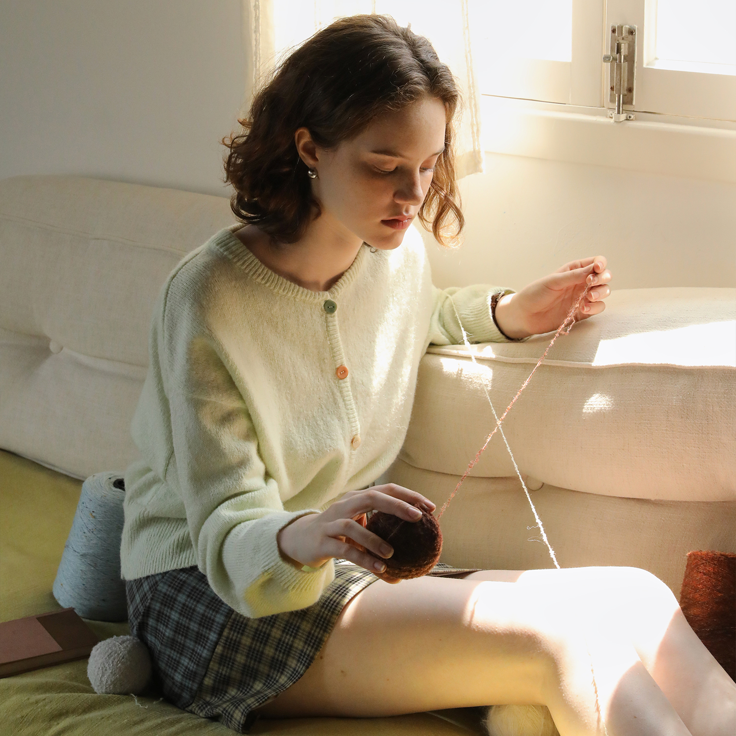 LLANO腈纶毛针织衫半高圆领