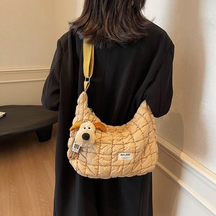 韩国流行羽绒棉服包2024秋冬新款大学生上课通勤斜跨包休闲饺子包
