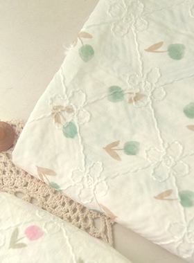 绿色郁金香绣花聚脂纤维  春夏自制上衣连衣裙子服装窗帘面料