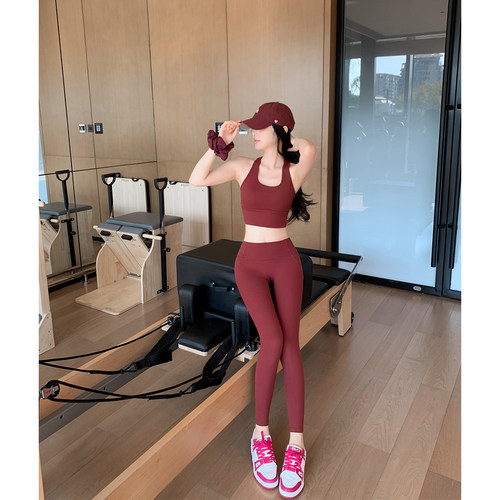 Byu run 新款工字运动背心瑜伽服套装女高腰提臀运动健身裤两件套