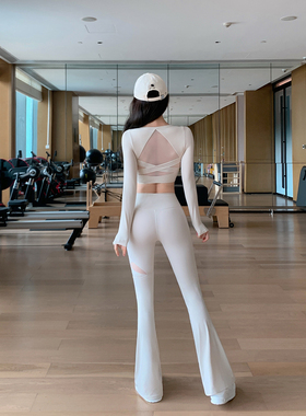 Byu run 新款交叉美背带胸垫长袖T恤瑜伽套装女拼纱喇叭裤两件套