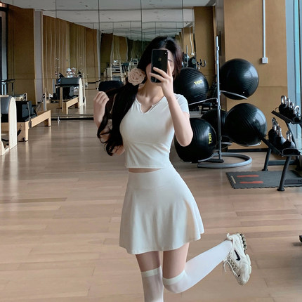 Byurun新款小V领速干短袖瑜伽上衣女带胸垫可外穿速干运动休闲T恤