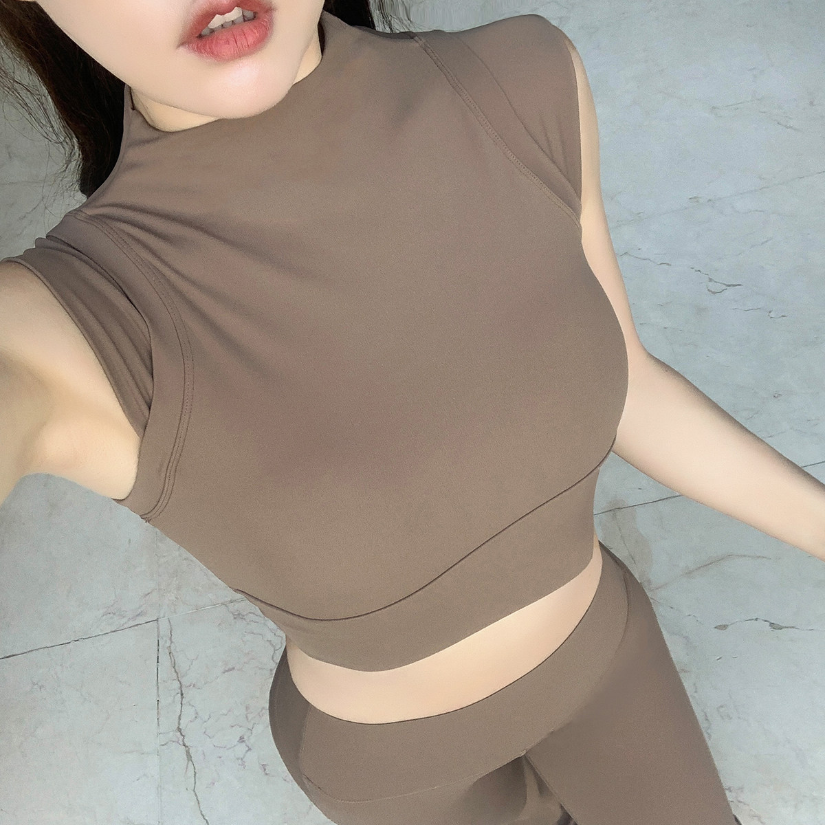 Byu run 高领无袖运动背心女文胸一体式短款高颜值瑜伽健身服上衣,运动服/休闲服装,运动背心,淘宝优惠券,粉丝福利购,淘宝优惠卷