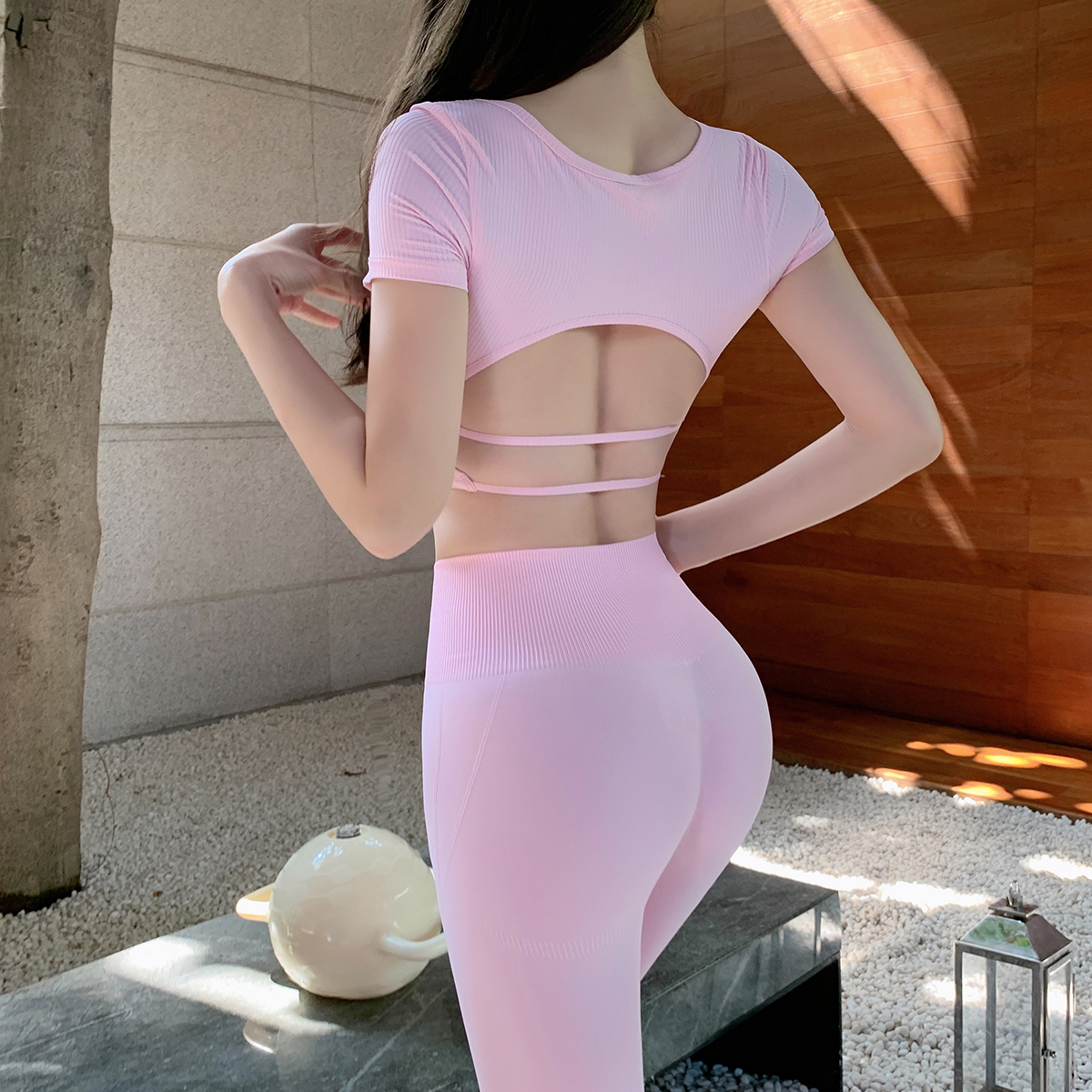Byu run 粉色方领短袖运动T恤女带胸垫露背瑜伽上衣帕梅拉健身服