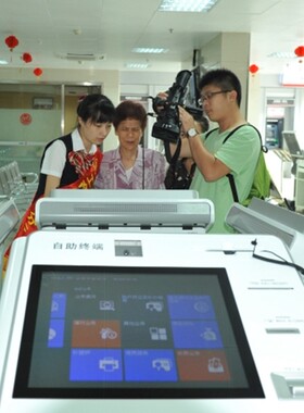 17寸10点触摸电容屏显示器工业电脑一体机用全平面7H硬度防水防尘