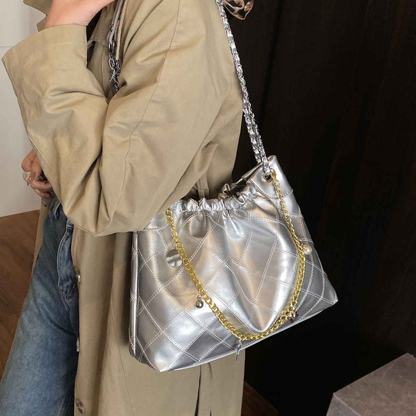 包包斜挎包女高级感百搭通勤水桶包简约休闲链条单肩包菱格腋下包,箱包皮具/热销女包/男包,通用款女包,淘宝优惠券,粉丝福利购,淘宝优惠卷