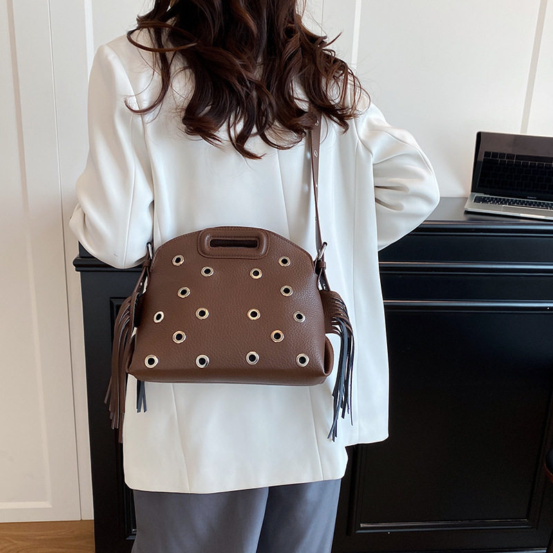 跨境2025新款时尚女包铆钉复古斜挎单肩包休包高级感女士手提包包,箱包皮具/热销女包/男包,腋下包,淘宝优惠券,粉丝福利购,淘宝优惠卷