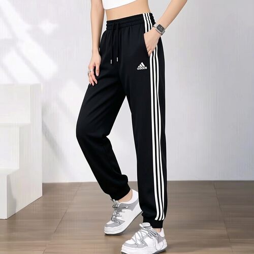 阿迪达斯女三条纹透气束脚运动裤
