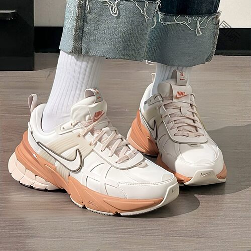 Nike耐克V2K防水缓震女跑步鞋