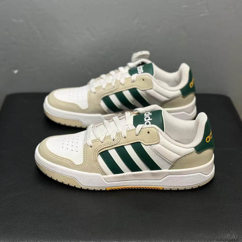 阿迪达斯轻便百搭休闲鞋假一罚十